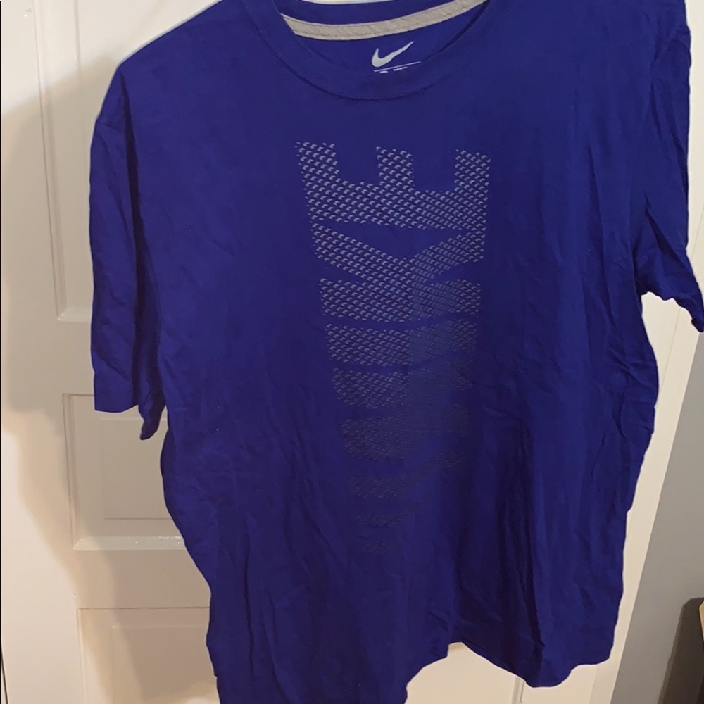 Nike tee size large